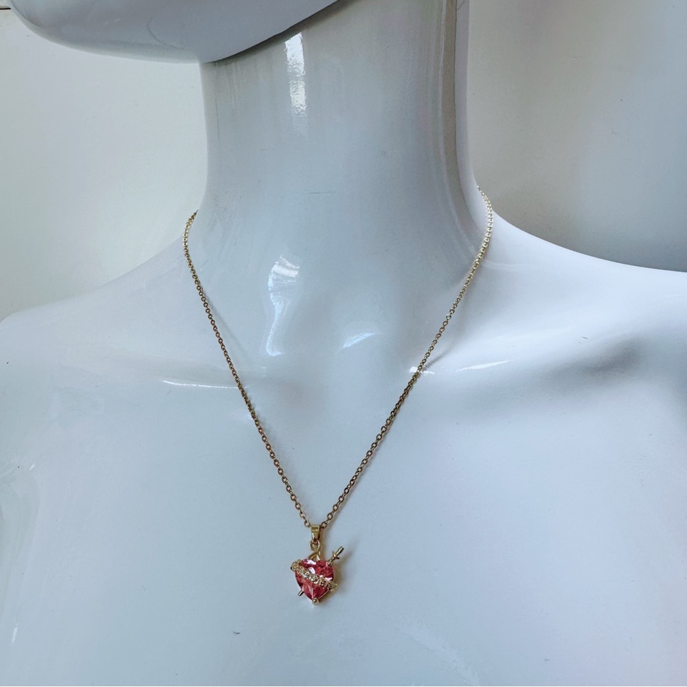 Immaculate Heart of Mary 18k gold necklace pink stone